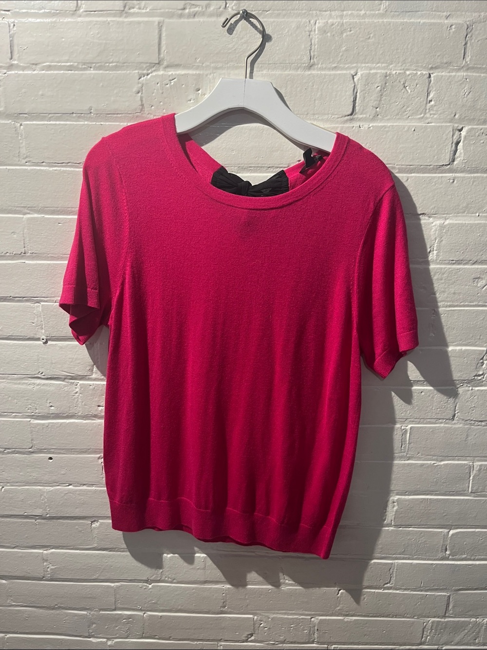 Ann Taylor Scoop Neck Short Sleeve Knit Top in Bright Magenta
